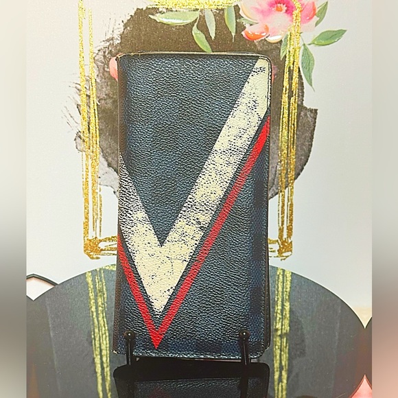 Louis Vuitton Damier Cobalt 2017 America's Cup Brazza Long Wallet - Picture 4 of 13